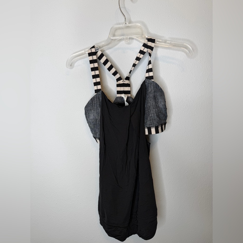 Lululemon restless tank black and white new with tags women’s size 8